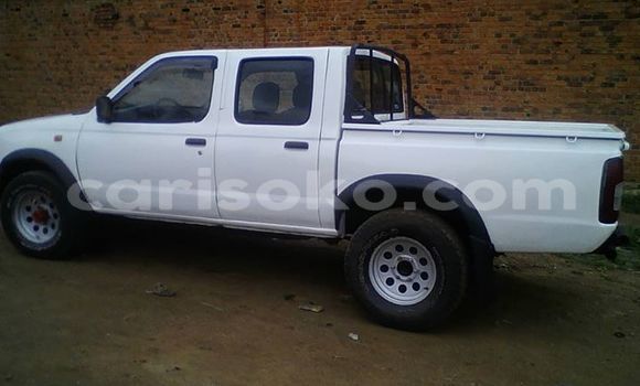 اشتري مستعمل Nissan Hardbody Blanc سيارة في Kigali في Rwanda اشتري مستعمل Nissan Hardbody Blanc سيارة في Kigali في Rwanda