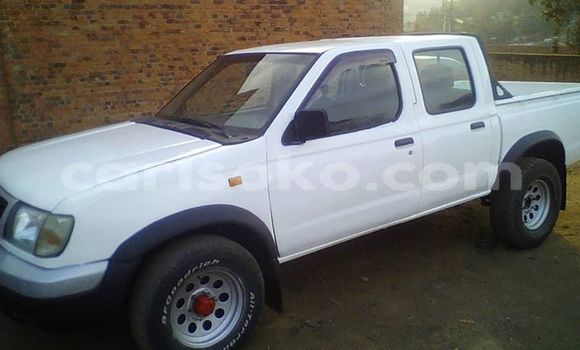 اشتري مستعمل Nissan Hardbody Blanc سيارة في Kigali في Rwanda اشتري مستعمل Nissan Hardbody Blanc سيارة في Kigali في Rwanda
