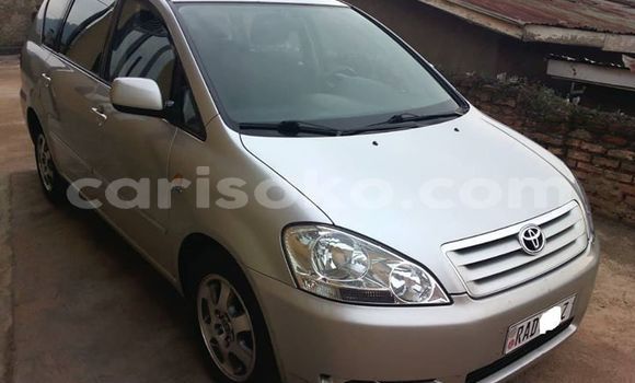 اشتري مستعمل Toyota Avensis Verso Gris سيارة في Kigali في Rwanda اشتري مستعمل Toyota Avensis Verso Gris سيارة في Kigali في Rwanda