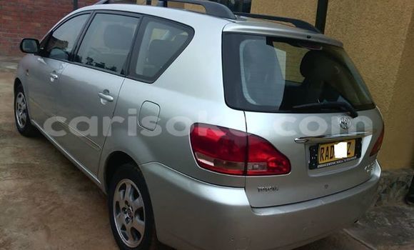 اشتري مستعمل Toyota Avensis Verso Gris سيارة في Kigali في Rwanda اشتري مستعمل Toyota Avensis Verso Gris سيارة في Kigali في Rwanda