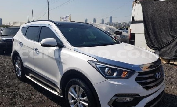 اشتري مستعمل Hyundai Santa Fe Blanc سيارة في Kigali في Rwanda اشتري مستعمل Hyundai Santa Fe Blanc سيارة في Kigali في Rwanda