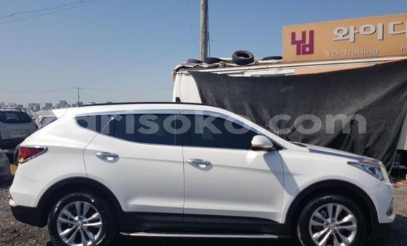 اشتري مستعمل Hyundai Santa Fe Blanc سيارة في Kigali في Rwanda اشتري مستعمل Hyundai Santa Fe Blanc سيارة في Kigali في Rwanda