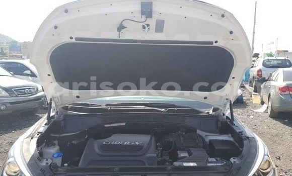 اشتري مستعمل Hyundai Santa Fe Blanc سيارة في Kigali في Rwanda اشتري مستعمل Hyundai Santa Fe Blanc سيارة في Kigali في Rwanda