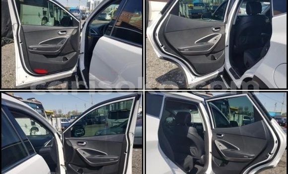 اشتري مستعمل Hyundai Santa Fe Blanc سيارة في Kigali في Rwanda اشتري مستعمل Hyundai Santa Fe Blanc سيارة في Kigali في Rwanda
