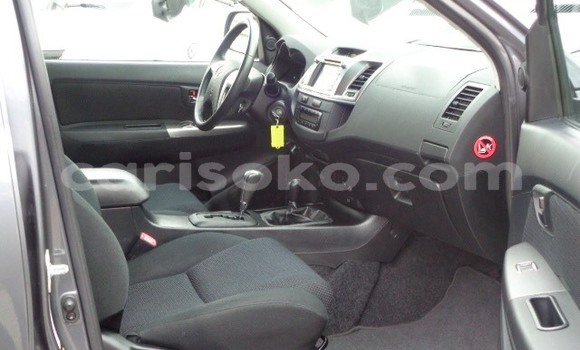 اشتري مستعمل Toyota Hilux Noir سيارة في Kigali في Rwanda اشتري مستعمل Toyota Hilux Noir سيارة في Kigali في Rwanda