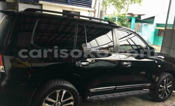 Acheter Occasion Voiture Toyota Land Cruiser Noir à Kigali, Rwanda Acheter Occasion Voiture Toyota Land Cruiser Noir à Kigali, Rwanda