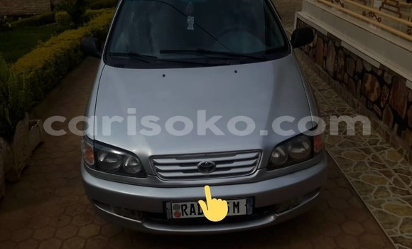 Sayi Na hannu Toyota Picnic Gris Mota in Kigali a Rwanda Sayi Na hannu Toyota Picnic Gris Mota in Kigali a Rwanda