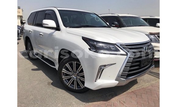 Acheter Import Voiture Lexus LX Blanc à Import - Dubai, Rwanda Acheter Import Voiture Lexus LX Blanc à Import - Dubai, Rwanda
