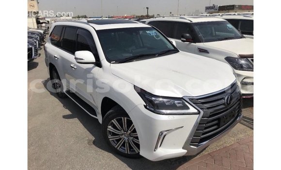 Acheter Import Voiture Lexus LX Blanc à Import - Dubai, Rwanda Acheter Import Voiture Lexus LX Blanc à Import - Dubai, Rwanda