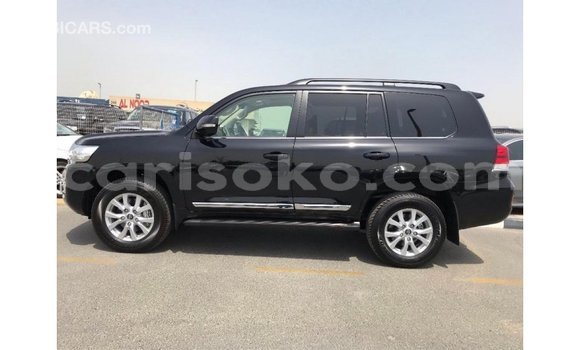 Acheter Import Voiture Toyota Land Cruiser Noir à Import - Dubai, Rwanda Acheter Import Voiture Toyota Land Cruiser Noir à Import - Dubai, Rwanda