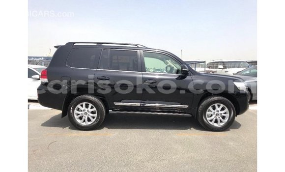 Acheter Import Voiture Toyota Land Cruiser Noir à Import - Dubai, Rwanda Acheter Import Voiture Toyota Land Cruiser Noir à Import - Dubai, Rwanda