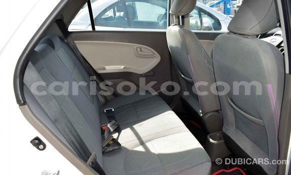 Acheter Import Voiture Kia Picanto Blanc à Import - Dubai, Rwanda Acheter Import Voiture Kia Picanto Blanc à Import - Dubai, Rwanda