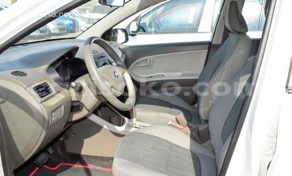 Acheter Import Voiture Kia Picanto Blanc à Import - Dubai, Rwanda Acheter Import Voiture Kia Picanto Blanc à Import - Dubai, Rwanda