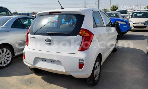 Acheter Import Voiture Kia Picanto Blanc à Import - Dubai, Rwanda Acheter Import Voiture Kia Picanto Blanc à Import - Dubai, Rwanda