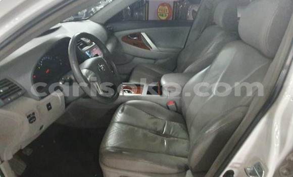 اشتري مستعمل Toyota Camry Blanc سيارة في Kigali في Rwanda اشتري مستعمل Toyota Camry Blanc سيارة في Kigali في Rwanda