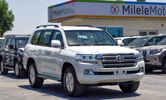Buy New Toyota Land Cruiser White Car in Bokwango in Rwanda Buy New Toyota Land Cruiser White Car in Bokwango in Rwanda
