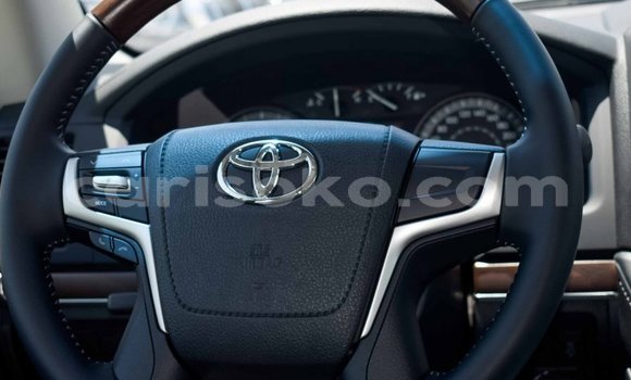 Buy New Toyota Land Cruiser White Car in Bokwango in Rwanda Buy New Toyota Land Cruiser White Car in Bokwango in Rwanda