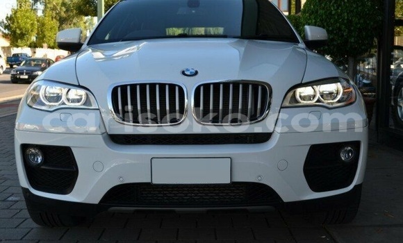 Acheter Occasion Voiture BMW X6 Blanc à Kigali au Rwanda Acheter Occasion Voiture BMW X6 Blanc à Kigali au Rwanda