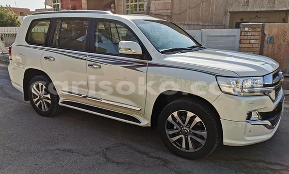 Sayi Na hannu Toyota Land Cruiser Blanc Mota in Kigali a Rwanda Sayi Na hannu Toyota Land Cruiser Blanc Mota in Kigali a Rwanda