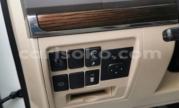 Sayi Na hannu Toyota Land Cruiser Blanc Mota in Kigali a Rwanda Sayi Na hannu Toyota Land Cruiser Blanc Mota in Kigali a Rwanda