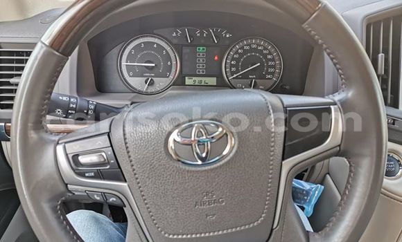 Sayi Na hannu Toyota Land Cruiser Blanc Mota in Kigali a Rwanda Sayi Na hannu Toyota Land Cruiser Blanc Mota in Kigali a Rwanda