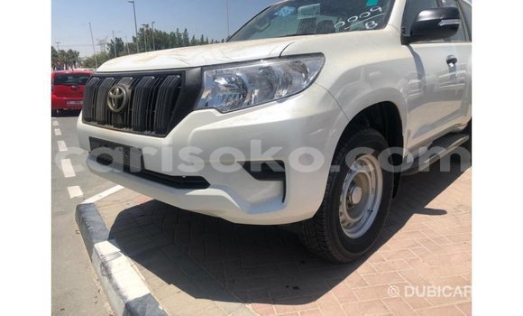 Acheter Import Voiture Toyota Prado Blanc à Import - Dubai, Rwanda Acheter Import Voiture Toyota Prado Blanc à Import - Dubai, Rwanda