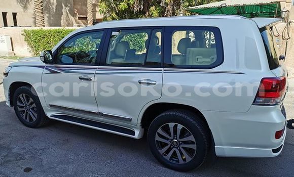 Sayi Na hannu Toyota Land Cruiser Blanc Mota in Kigali a Rwanda Sayi Na hannu Toyota Land Cruiser Blanc Mota in Kigali a Rwanda