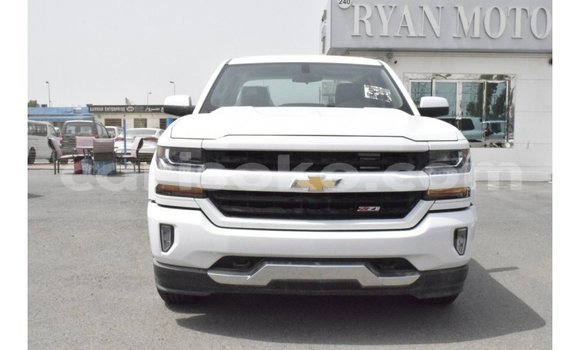 Acheter Import Voiture Chevrolet Silverado Blanc à Import - Dubai, Rwanda