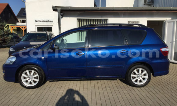 Sayi Na hannu Toyota Avensis Verso Bleu Mota in Kigali a Rwanda Sayi Na hannu Toyota Avensis Verso Bleu Mota in Kigali a Rwanda