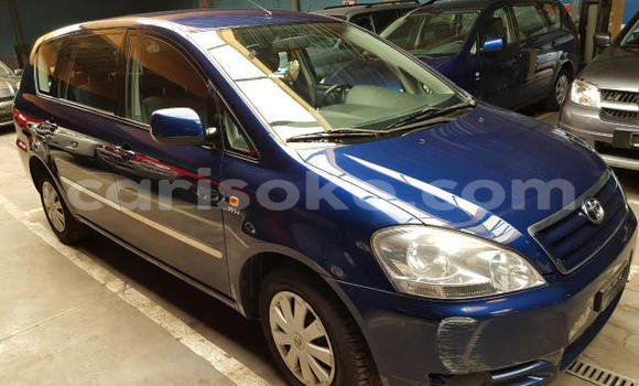 Sayi Na hannu Toyota Avensis Verso Bleu Mota in Kigali a Rwanda Sayi Na hannu Toyota Avensis Verso Bleu Mota in Kigali a Rwanda