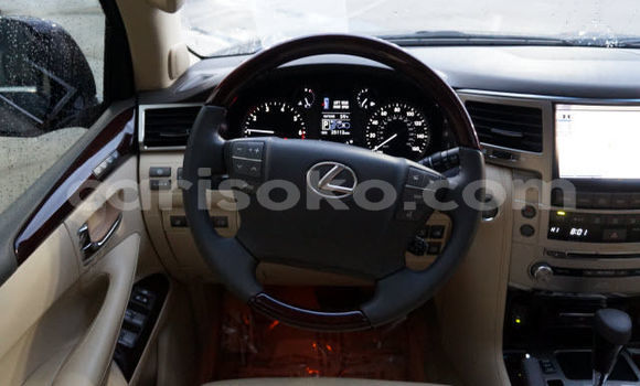 Acheter Occasion Voiture Lexus LX Noir à Kigali au Rwanda Acheter Occasion Voiture Lexus LX Noir à Kigali au Rwanda