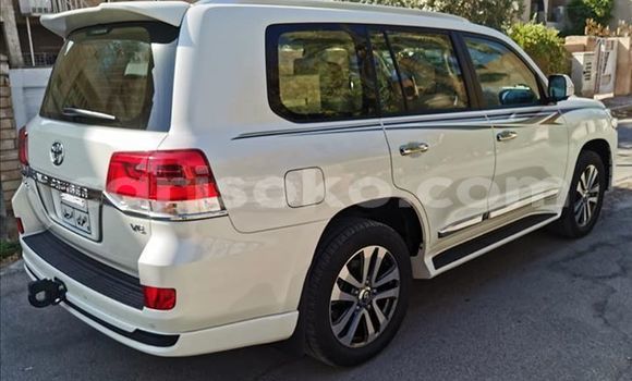 Sayi Imported Toyota Land Cruiser Blanc Mota in Kigali a Rwanda Sayi Imported Toyota Land Cruiser Blanc Mota in Kigali a Rwanda