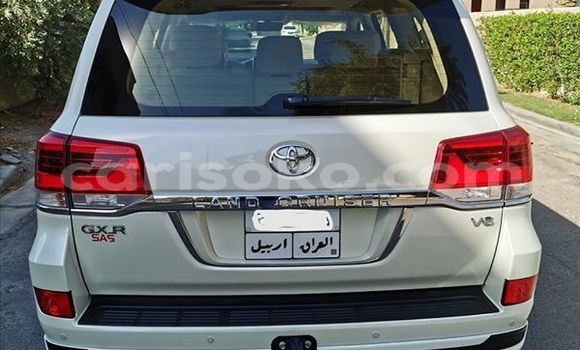Sayi Imported Toyota Land Cruiser Blanc Mota in Kigali a Rwanda Sayi Imported Toyota Land Cruiser Blanc Mota in Kigali a Rwanda