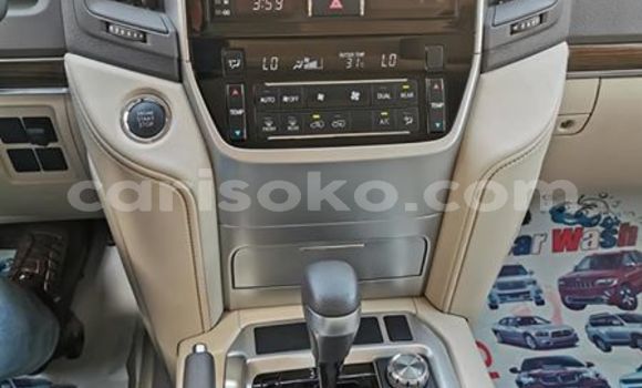 Sayi Imported Toyota Land Cruiser Blanc Mota in Kigali a Rwanda Sayi Imported Toyota Land Cruiser Blanc Mota in Kigali a Rwanda