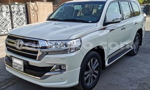 Sayi Imported Toyota Land Cruiser Blanc Mota in Kigali a Rwanda Sayi Imported Toyota Land Cruiser Blanc Mota in Kigali a Rwanda