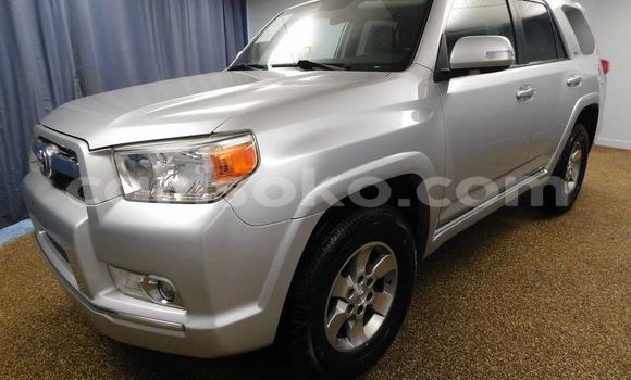Acheter Occasion Voiture Toyota 4Runner Beige à Kigali, Rwanda Acheter Occasion Voiture Toyota 4Runner Beige à Kigali, Rwanda