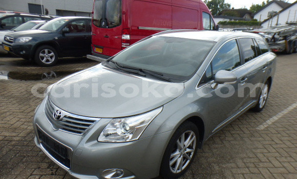 اشتري Imported Toyota Avensis Rouge سيارة في Kigali في Rwanda اشتري Imported Toyota Avensis Rouge سيارة في Kigali في Rwanda