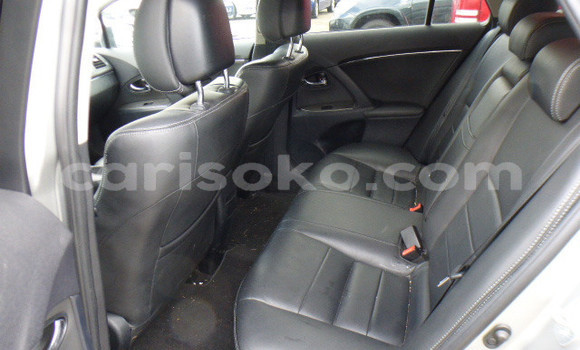 اشتري Imported Toyota Avensis Rouge سيارة في Kigali في Rwanda اشتري Imported Toyota Avensis Rouge سيارة في Kigali في Rwanda