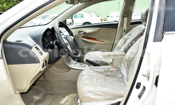 اشتري مستعمل Toyota Corolla Blanc سيارة في Kigali في Rwanda اشتري مستعمل Toyota Corolla Blanc سيارة في Kigali في Rwanda