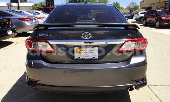 Sayi Na hannu Toyota Corolla Beige Mota in Kigali a Rwanda Sayi Na hannu Toyota Corolla Beige Mota in Kigali a Rwanda