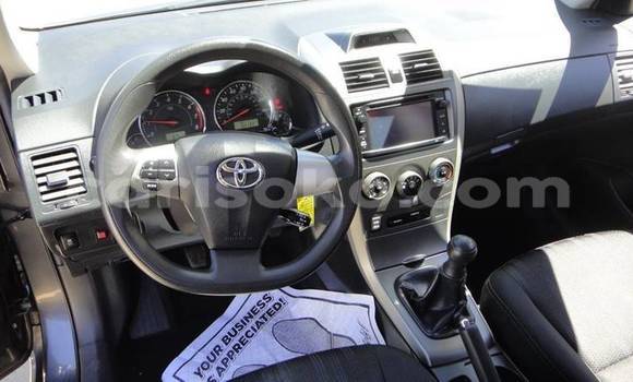 Sayi Na hannu Toyota Corolla Beige Mota in Kigali a Rwanda Sayi Na hannu Toyota Corolla Beige Mota in Kigali a Rwanda