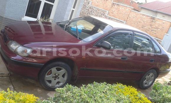 Acheter Occasion Voiture Toyota Carina Rouge à Kigali au Rwanda Acheter Occasion Voiture Toyota Carina Rouge à Kigali au Rwanda