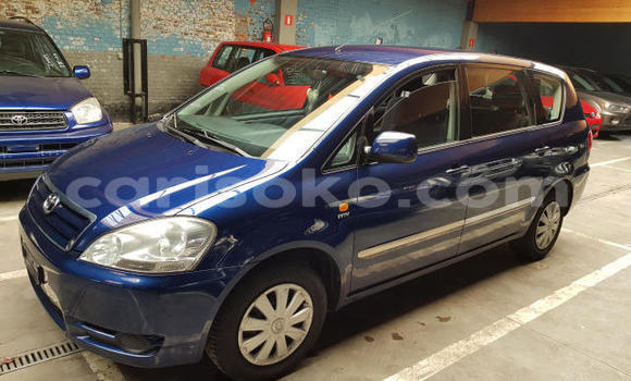 Sayi Na hannu Toyota Avensis Verso Bleu Mota in Kigali a Rwanda Sayi Na hannu Toyota Avensis Verso Bleu Mota in Kigali a Rwanda