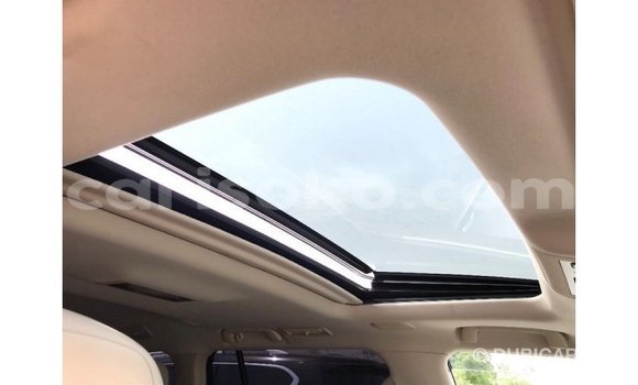 Acheter Import Voiture Toyota Land Cruiser Blanc à Import - Dubai, Rwanda Acheter Import Voiture Toyota Land Cruiser Blanc à Import - Dubai, Rwanda