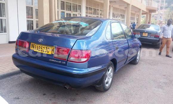 Acheter Occasion Voiture Toyota Carina Bleu à Kigali au Rwanda Acheter Occasion Voiture Toyota Carina Bleu à Kigali au Rwanda