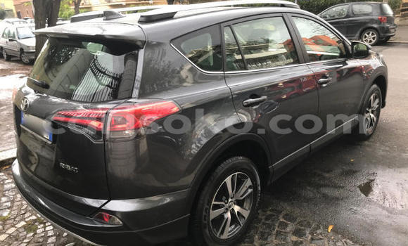 Sayi Imported Toyota RAV4 Beige Mota in Kigali a Rwanda Sayi Imported Toyota RAV4 Beige Mota in Kigali a Rwanda