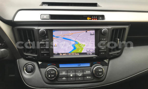 Sayi Imported Toyota RAV4 Beige Mota in Kigali a Rwanda Sayi Imported Toyota RAV4 Beige Mota in Kigali a Rwanda