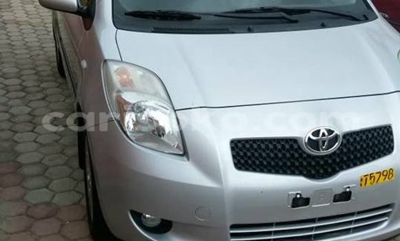 Acheter Occasion Voiture Toyota Yaris Gris à Kigali, Rwanda Acheter Occasion Voiture Toyota Yaris Gris à Kigali, Rwanda