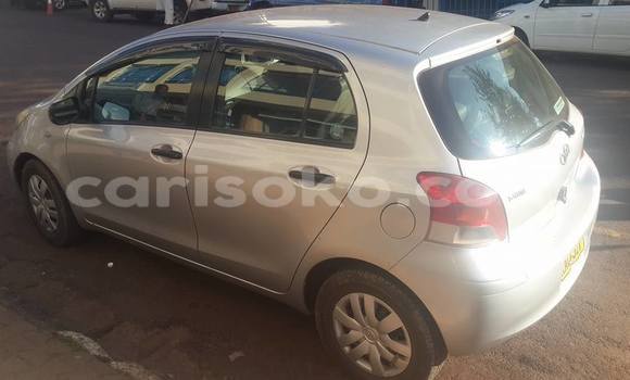 Acheter Occasion Voiture Toyota Yaris Gris à Kigali, Rwanda Acheter Occasion Voiture Toyota Yaris Gris à Kigali, Rwanda