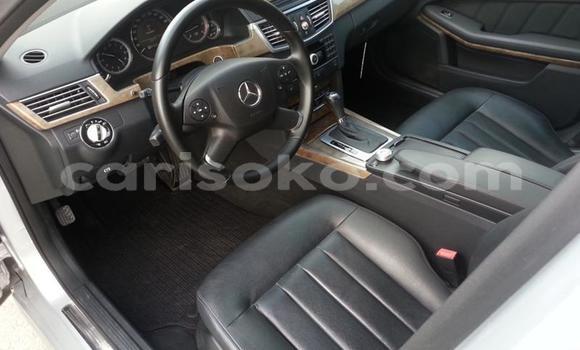 Sayi Na hannu Mercedes-Benz 270D Gris Mota in Kigali a Rwanda Sayi Na hannu Mercedes-Benz 270D Gris Mota in Kigali a Rwanda